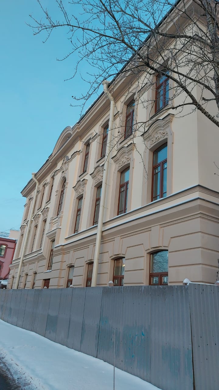 Здание на Метрофаневском ш